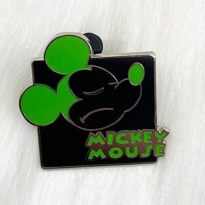 🔮 5/$25 Disney Mickey Expressions Hmph!‎ Pin